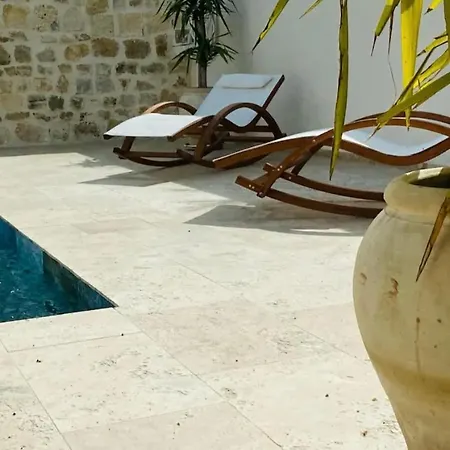 Exceptionnelle Petite Maison Avec Piscine Privee Aux Portes D'arles