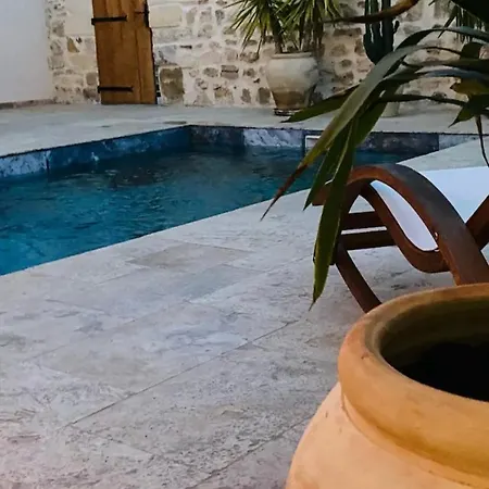 Casa vacanze Exceptionnelle Petite Maison Avec Piscine Privee Aux Portes D'arles *