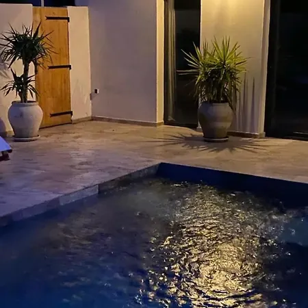 Exceptionnelle Petite Maison Avec Piscine Privee Aux Portes D'arles Fourques (Gard)
