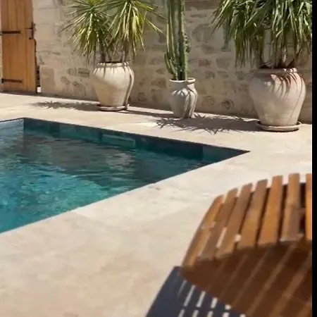 Ferienhaus Exceptionnelle Petite Maison Avec Piscine Privee Aux Portes D'arles