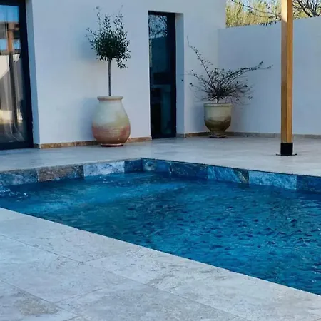 Exceptionnelle Petite Maison Avec Piscine Privee Aux Portes D'arles Casa vacanze