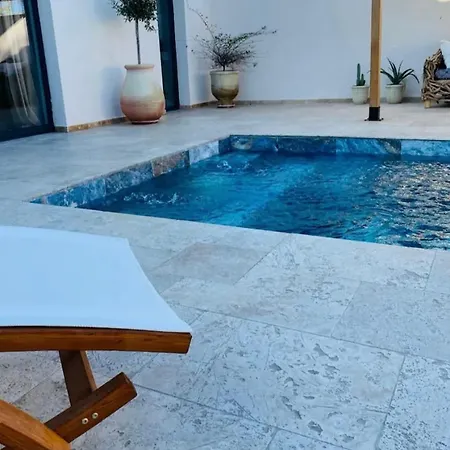 Ferienhaus Exceptionnelle Petite Maison Avec Piscine Privee Aux Portes D'arles Fourques (Gard)