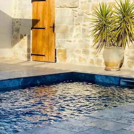 Exceptionnelle Petite Maison Avec Piscine Privee Aux Portes D'arles *